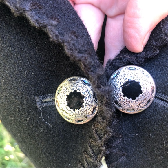 Size 14 Liz Claiborne 100% Wool Blazer with unique button closure - Picture 7 of 7